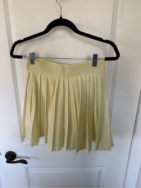 Aritzia TNA Action Tennis Pleated Skirt Skort